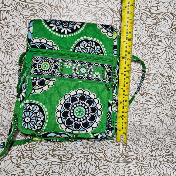 Vera Bradley~Cupcakes Green~Mini Hipster Crossbody - Picture 2 of 8